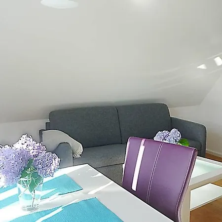 Сasa de vacaciones In With Swimming Pool *